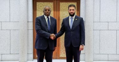 بريطانيا تعلن إعادة العلاقات الدبلوماسية مع سوريا بعد 14 عاما الشرع ولامى