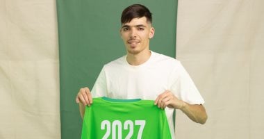 دغموم يعيد وصف "لاعب المصري" إلى حسابه على إنستجرام بعد تجديد التعاقد عبد الرحيم دغموم