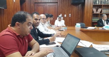 المرشح سليمان عطيوى أثناء تقديم الأوراق