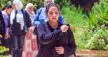 خروج طلاب الثانوية العامة من امتحان الرياضيات البحتة بالدقى طلاب الثانوية العامة
