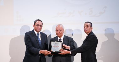 "حكاية شعب".. مصطفى بكري ومحافظ قنا: ثورة 30 يونيو أنقذت الدولة من الانهيار