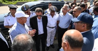 النقل: غلق كلي للدائري الإقليمي من تقاطعه مع الإسكندرية الصحراوي حتى طريق طريق السويس لمدة أسبوع.. الغلق يبدأ صباح الثلاثاء وإجراء تحويلات مرورية.. ولجنة استشارية تؤكد سلامة تصميم وتنفيذ الطريق الدائري الإقليمي الفريق كامل الوزير نائب رئيس مجلس الوزراء للتنمية الصناعية وزير الصناعة والنقل