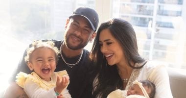 نيوز برو : 
                                            نيمار يرزق بابنته الثانية من برونا بيانكاردي ويطلق عليها اسم 