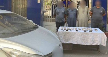 الداخلية تضبط عصابة تمارس النصب على المواطنين بانتحال الصفة المتهمون