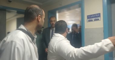 محافظ سوهاج ينتقل لموقع حادث تصادم بجهينة ويطمئن على المصابين بالمستشفى.. صور