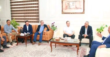 محافظ الوادى الجديد يستقبل رئيس" فوسفات مصر" ووفدا صينيا لتنفيذ مجمع حامض الفسفوريك