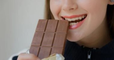 اليوم العالمي للشوكولاتة.. ما تفسير حلم أكلها؟.. دلالات مختلفة منها حب جديد