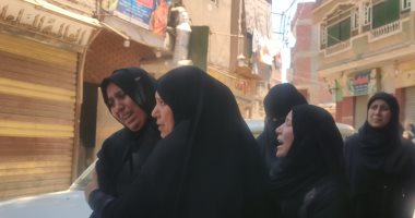 أهالى مشتول السوق يشيعون جنازة فاطمة طالبة كلية التجارة ضحية تهور سائق.. فيديو