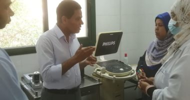 وكيل وزارة الصحة يتابع انتظام العمل بوحدات إدارة إسنا الصحية.. صور