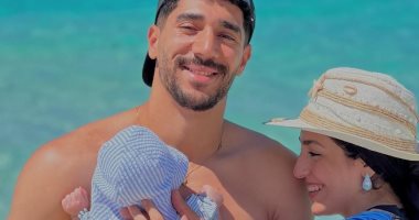 شاهد محمد سيحا حارس الأهلي "يستجم" على الشاطئ رفقة أسرته محمد سيحا حارس الأهلي