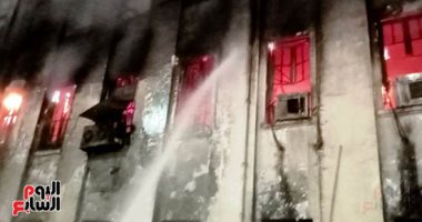 استكمال عمليات تبريد حريق سنترال رمسيس.. صور عمليات تبريد حريق سنترال رمسيس
