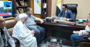 وكيل وزارة الصحة بسوهاج يبحث آليات توقيع الكشف الطبى على طلاب المدارس