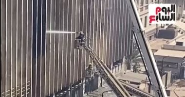 لحظة تبريد سنترال رمسيس والسيطرة التامة على الحريق.. فيديو حريق سنترال رمسيس
