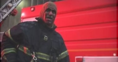 أبطال يهزمون النار.. ملحمة رجال المطافئ فى سنترال رمسيس.. فيديو