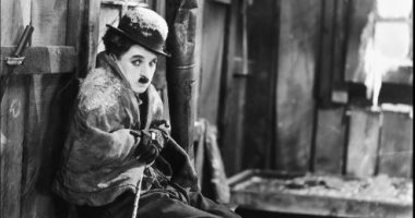 شاهد تريللر فيلم تشارلى تشابلن The Gold Rush بعد ترميمه فيلم تشارلي تشابلن The Gold Rush