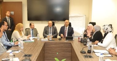وزير العمل يوجه بتكثيف حملات التفتيش لضمان الالتزام بالحد الأدنى للأجور وزير العمل محمد جبران خلال مشاركته بالندوة التثقيفية