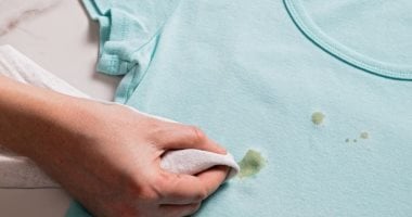 نيوز برو : 
                                            حلول منزلية للتخلص من بقع الزيت على الملابس.. هتحافظ على الألوان والقماش
                                        
