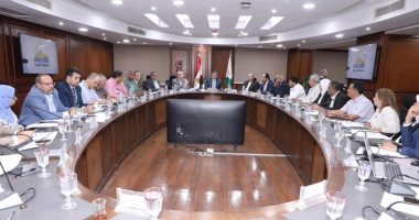 محافظ الجيزة: خطة للنهوض بالبنية التحتية وتوفير فرص عمل بالمناطق الصناعية اجتماع محافظ الجيزة مع مجلس إدارة المناطق الصناعية