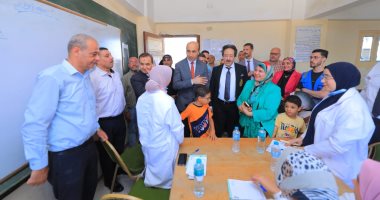 الكشف على 833 حالة فى قافلة مجانية لجامعة كفر الشيخ بقرية فى البحيرة