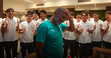 منتخب مصر تحت 17 عاما يحتفل بعيد ميلاد أحمد الكاس المنتخب يحتفل بعيد ميلاد أحمد الكاس