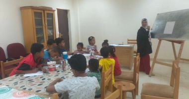 ثقافة الأقصر تقدم ورش فنون تشكيلية وورش فنية لدعم الأطفال فى الإجازة.. صور