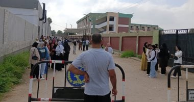 11590 طالب ثانوية يتوافدون على اللجان لأداء آخر يوم امتحانات بالإسماعيلية.. فيديو توافد الطلاب على اللجان