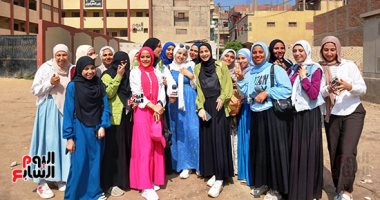 كنترولات الثانوية العامة تواصل تصحيح كراسات الإجابة.. تقدير الأحياء والإحصاء والرياضيات الأسبوع الجارى.. مصادر بالوزارة: مؤشرات النجاح مطمئنة واحتساب درجات طلبة النظام الجديد من 320 درجة و410 للنظام القديم طلاب الثانوية العامة