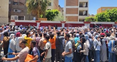 طبلة وزمارة فى فرحة طلبة الثانوية العامة بالأقصر عقب نهاية الامتحانات.. فيديو فرحة الطلاب