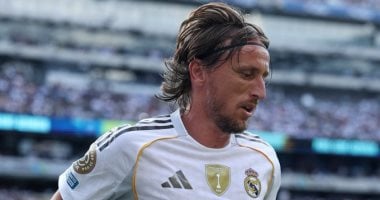لوكا مودريتش يُودّع ريال مدريد بعد مسيرة تاريخية قبل الانضمام إلي ميلان لوكا مودريتش