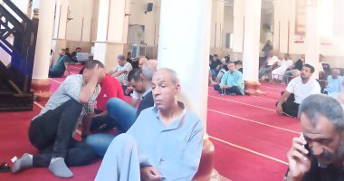 محافظات / أهالي القنطرة شرق ينتظرون تشييع جثمان الفنان محمد عواد وسط أجواء من الحزن