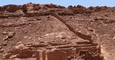 جبال لا تنام ووديان لا تهدأ.. ثروات "سرابيط الخادم" كنز المعادن والأحجار الكريمة.. تحتضن المنجنيز وكنوز الفيروز ومعابد الفراعنة.. إنتاج الكاولين وصل 100 ألف طن سنويا.. والآثار تشهد على أطماع الاحتلال.. صور اثار من سبق