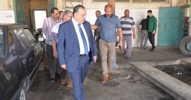 محافظ أسيوط يتفقد شركة إصلاح السيارات ويشدد على تعظيم الاستفادة من الموارد