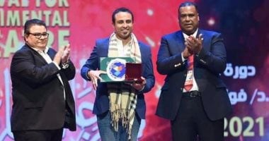 محمد العشري: مشاركة “حكايات الشتا” بالقومي طموح كبير.. وأتمنى أن نحصد الجوائز المخرج محمد العشري