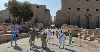 سحر وعظمة الأجداد في معابد الكرنك تجذب سياح العالم يوميا بالأقصر.. صور