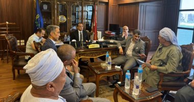 الغرفة التجارية تبحث مشكلات أصحاب المخابز فى سوهاج بحضور قيادات التموين جانب من الاجتماع
