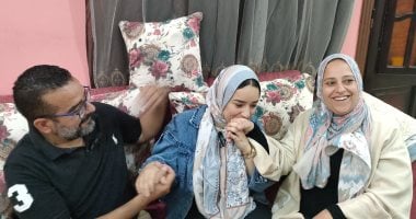 زغاريد فى منازل أوائل الدبلومات الفنية.. ندى رمضان الأولى مكرر على مستوى الجمهورية: حلم حياتى كلية التجارة وأسرتى أكبر داعم لى.. "اليوم السابع" أبلغنى خبر تفوقى وسعيدة بالمفاجأة.. وحلمى أتعين معيدة.. صور فرحة بمنزل ندي الأولي مكرر علي الجمهورية
