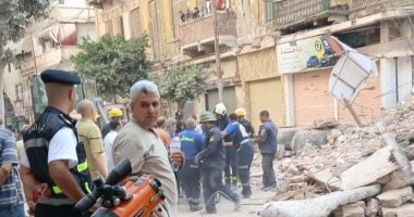 لحظة استخراج جثة مسن من أسفل عقار العطارين المنهار بالإسكندرية.. فيديو استخراج جثة مسن من أسفل عقار العطارين الاسكندريه