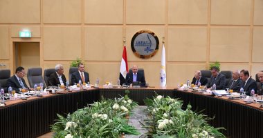 نائب رئيس الوزراء: إيرادات الشركة القابضة للنقل البحرى والبرى 24.5 مليار جنيه جانب من الاجتماع