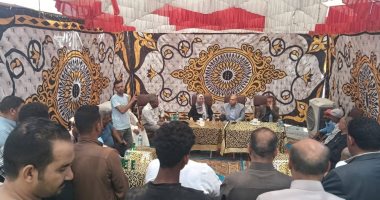 نائب محافظ الجيزة يلتقى أهالى القبابات