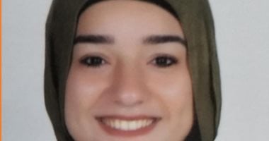 الأولى مكرر على الجمهورية: أمنيتى الالتحاق بكلية التجارة وأسرتى أكبر داعم لى الطالبة ندي محمد رمضان