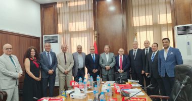 غرفة الصناعات الكيماوية ترفض وضع قيود أو التزامات على صناعة البوليمرات مجلس إدارة غرفة الصناعات الكيماوية باتحاد الصناعات المصرية