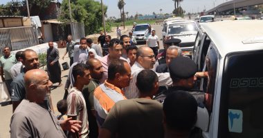 سحب رخصة سائق سرفيس بمجمع المواقف الجديد ببنى سويف لتحصيل أجرة زائدة سحب رخصة السرفيس
