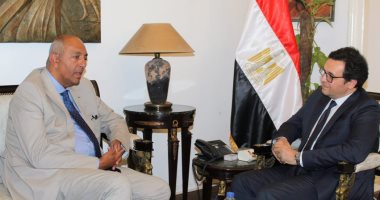 وزير الثقافة يعيّن السفير عمر سليم مستشارا للعلاقات الخارجية