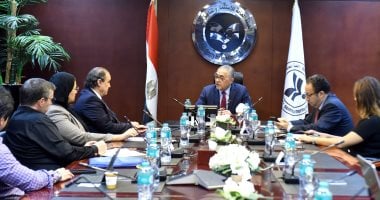 نيوز برو : 
                                            يوفر 4 آلاف فرصة عمل.. مجموعة كريستال مارتن العالمية تبحث إنشاء مصنعا فى مصر
                                        
