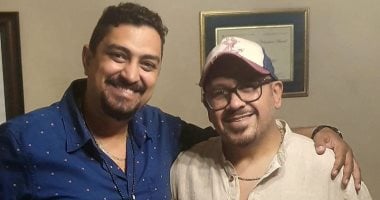 أغنية عن المحبة وعلاج الاكتئاب تجمع هشام عباس والملحن مايكل صفوت هشام عباس وملحن مايكل صفوت