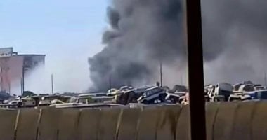 20 سيارة و62 توك توك و15 تروسيكل.. تفاصيل حريق حضانات السيارات بالإسكندرية حريق حضانات السيارات في البتروكيماويات بالإسكندرية