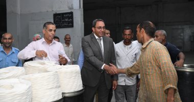 محافظ قنا يتفقد مصنع الغزل لمتابعة أعمال التشغيل وتعزيز فرص الاستثمار والتطوير