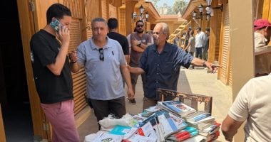 بدء نقل أكشاك الأزبكية لمكتبات جديدة بمحيط الحديقة.. صور نقل اكشاك سور الازبكية