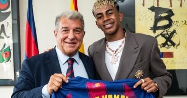 لامين يامال: برشلونة هو حياتي.. وسأواصل مسيرة ميسي ورونالدينيو لامين يامال