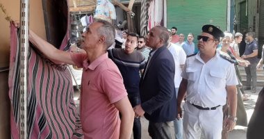 تحرير 86 محضرا ومخالفة فى حملة بميدان الكردى بحى غرب سوهاج جانب من الحملة